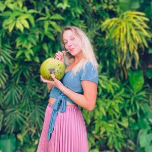 Meet your Posher, Eva